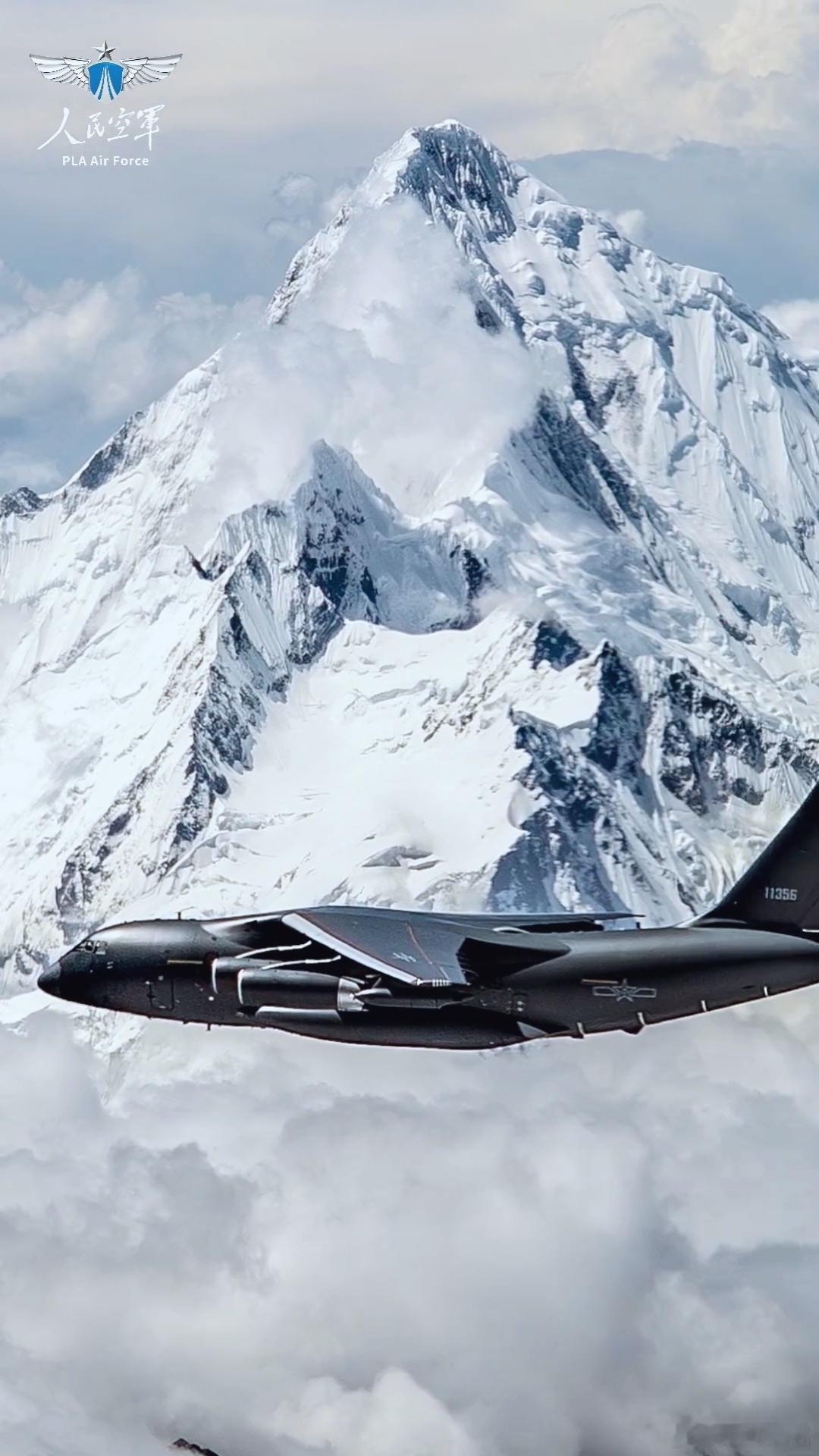 富了以后的报道，西空某部Y-20A、YY-20A大场面。 ​​​