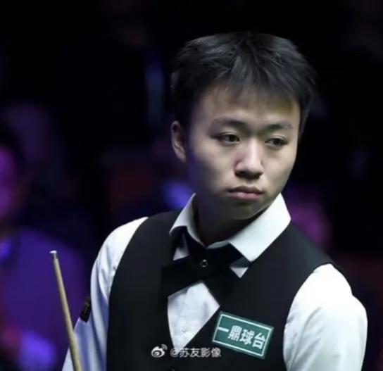 “新磨王”江俊又赢了，威尔士公开赛1/8决赛，对阵罗比威廉姆斯，在1-1战平后，