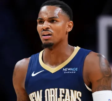 默里更新社媒：马刺对阵雷霆将会是史上最伟大的系列赛之！今天NBA季后赛马刺客场对