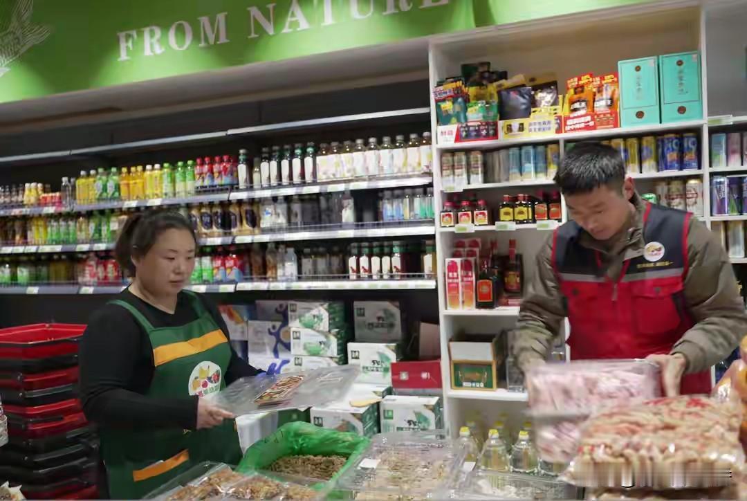 威海这对夫妻太让人感动了！韩亮亮和刘红丽夫妇攒了很久的15万，原本是小店周转资金