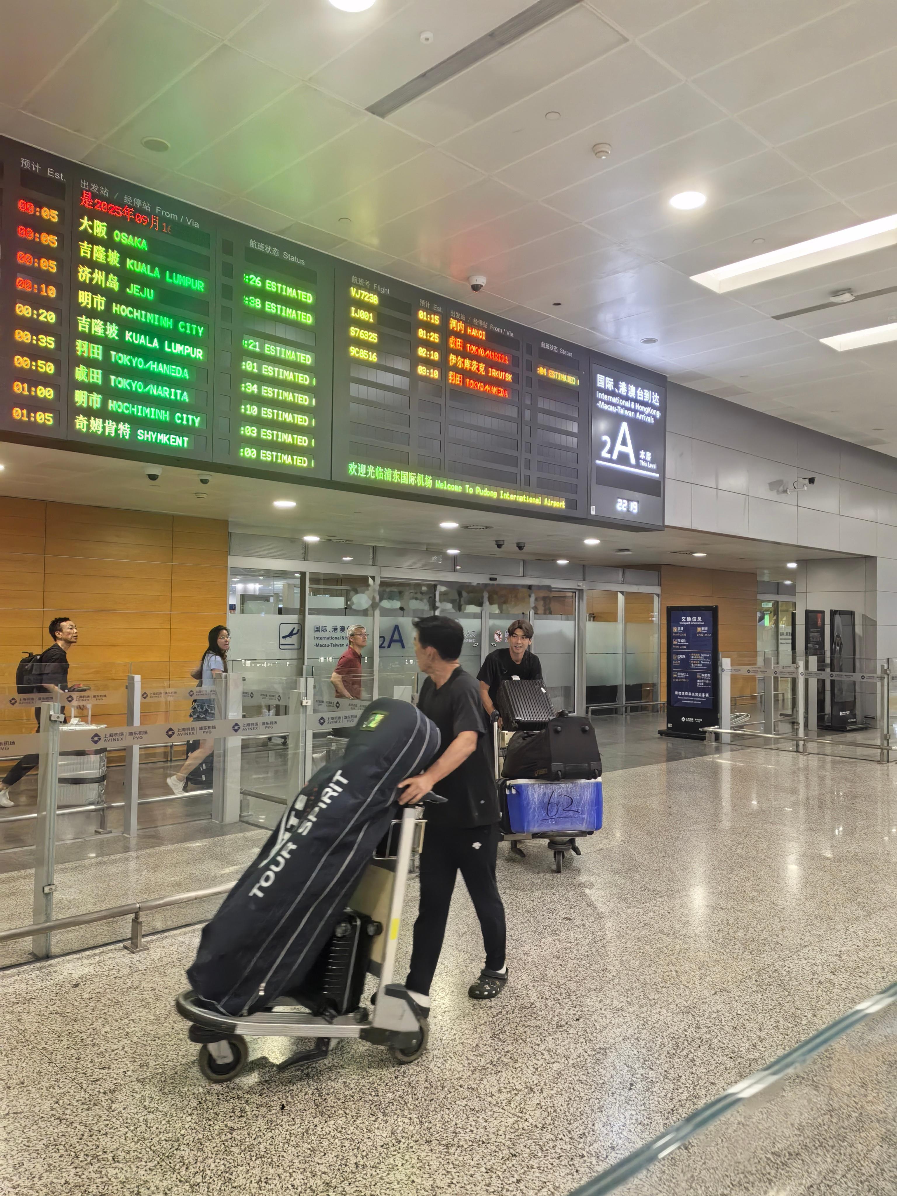 来晃一圈看一下神户胜利船，这次神户亚冠第一场倒是全主力全来了，除了受伤的佐佐木大