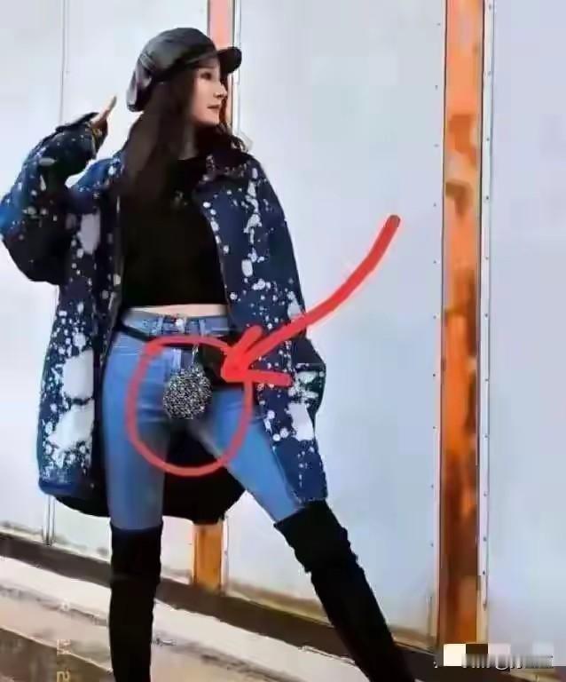 大幂幂这条裤子是不是太前卫了一些？
当然，穿衣自由，只要她觉得喜欢，随她便，但毕