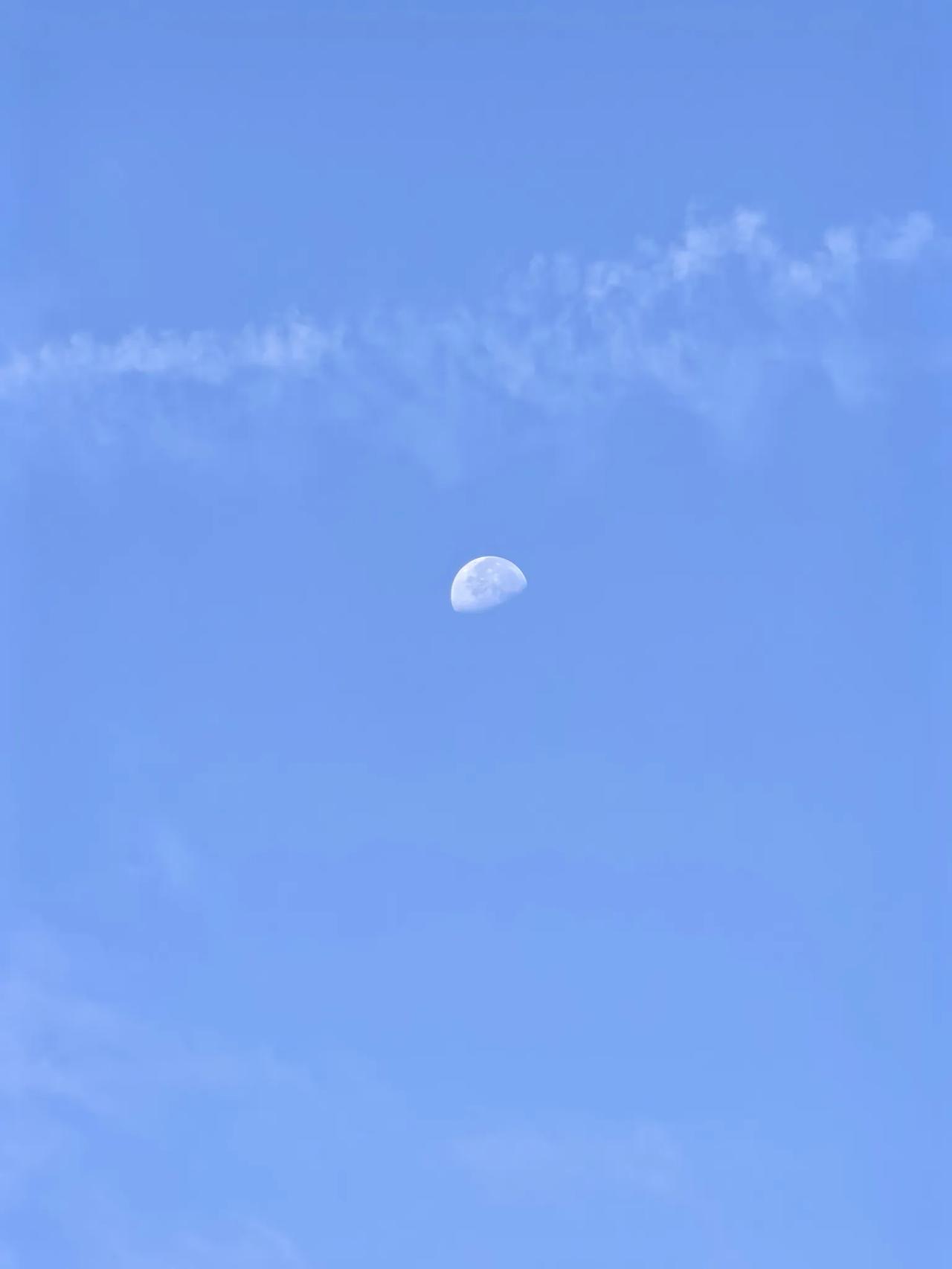 美国的军费都花哪去了？
这几天有句话，说美国的债务利息支出已经超过了国防预算，之