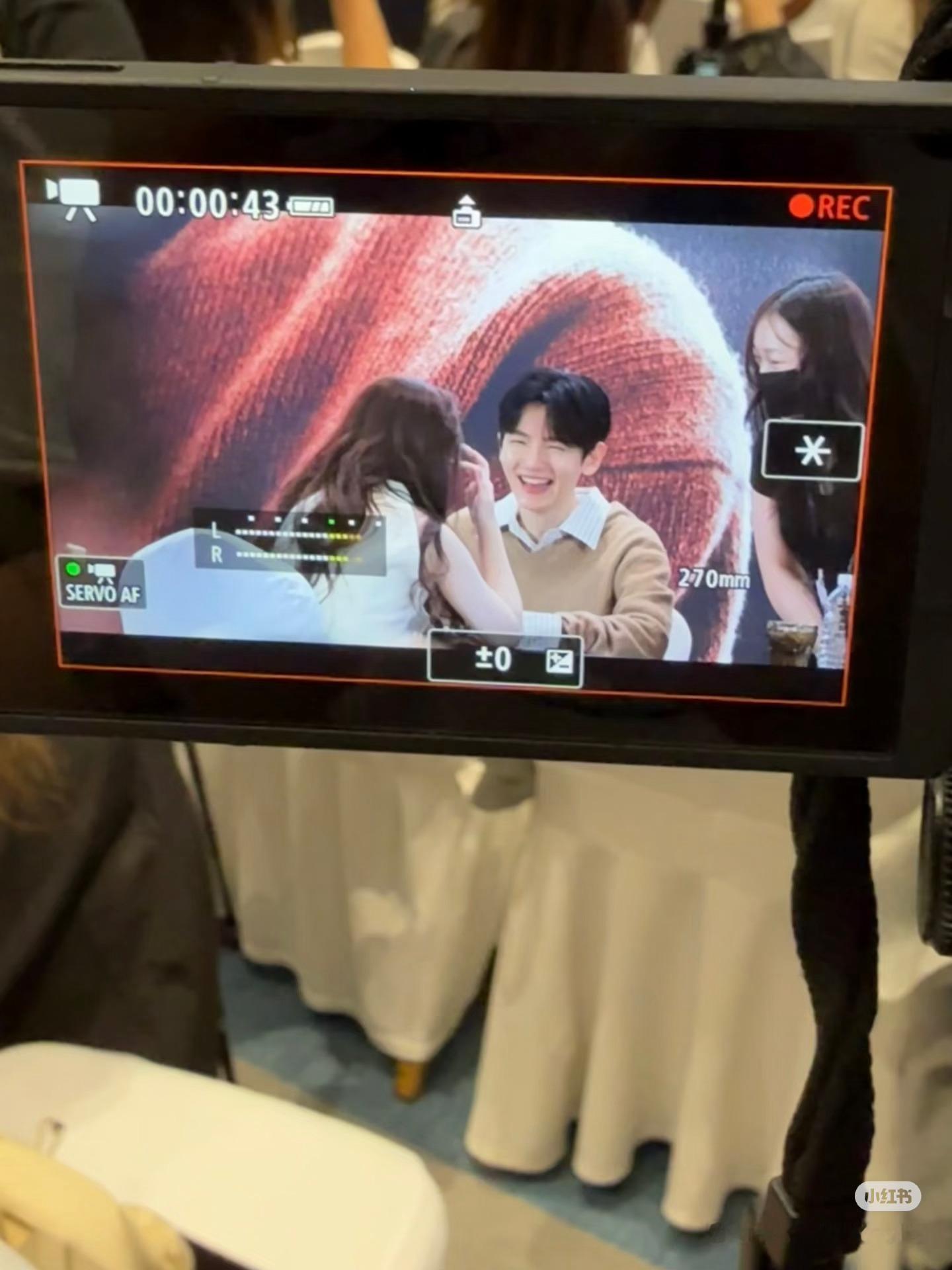 边伯贤 宝宝笑成emoji了😆😆xhs.耶耶 ​​​