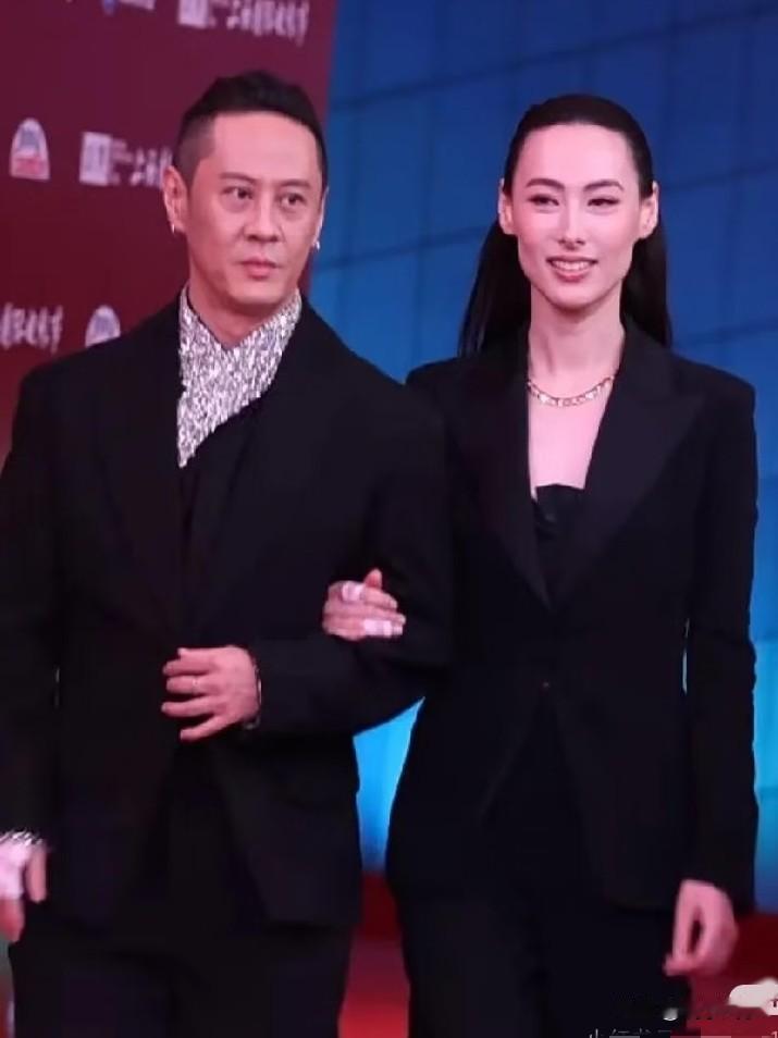 真正稳重的男人，感情从来都很低调
 
我最近发现一个特别通透的真相：越真正成熟、