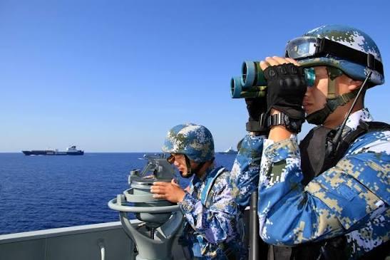 一年前，已经回到美国并卸任的美国驻华大使伯恩斯曾发文说，中国面临一个根本性的问题