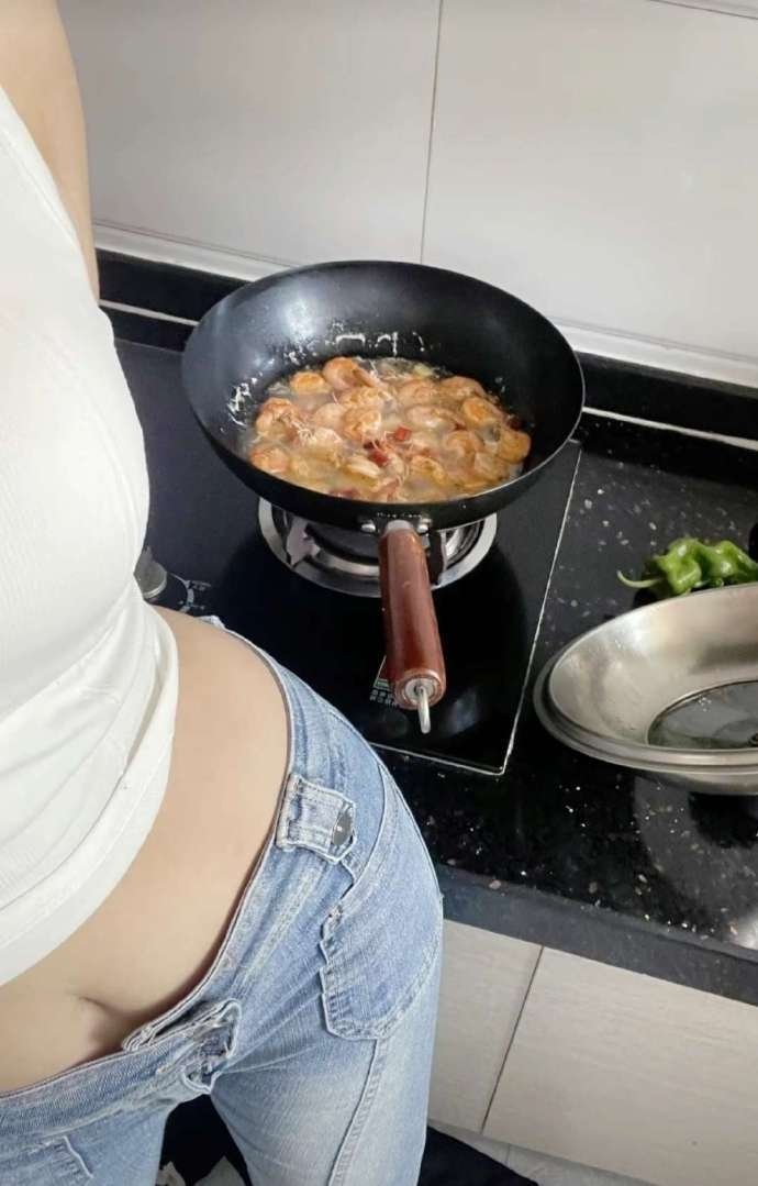 食色性也 很正常吧？ ​​​