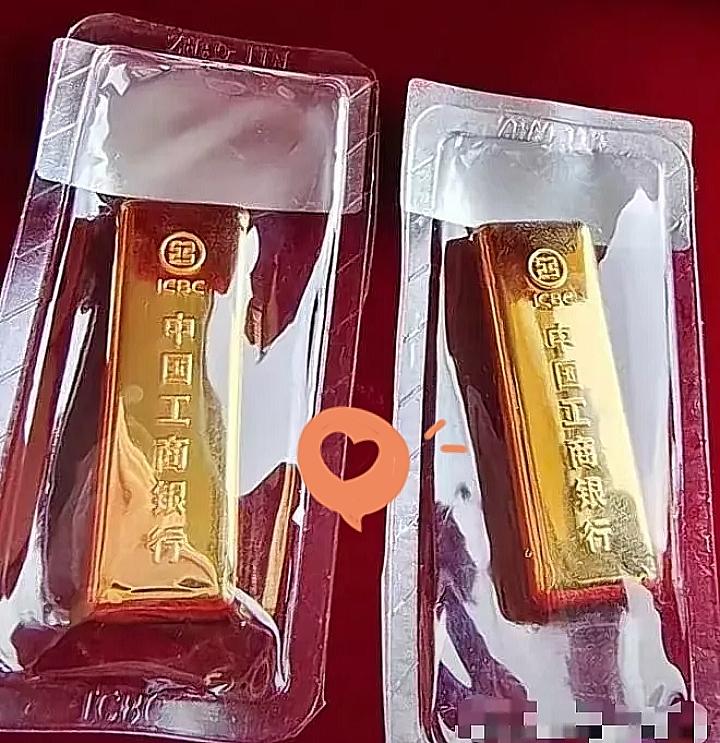8月18日，金价从961直接跌到了952，行情持续走低。原本不少人期待本周迎来反