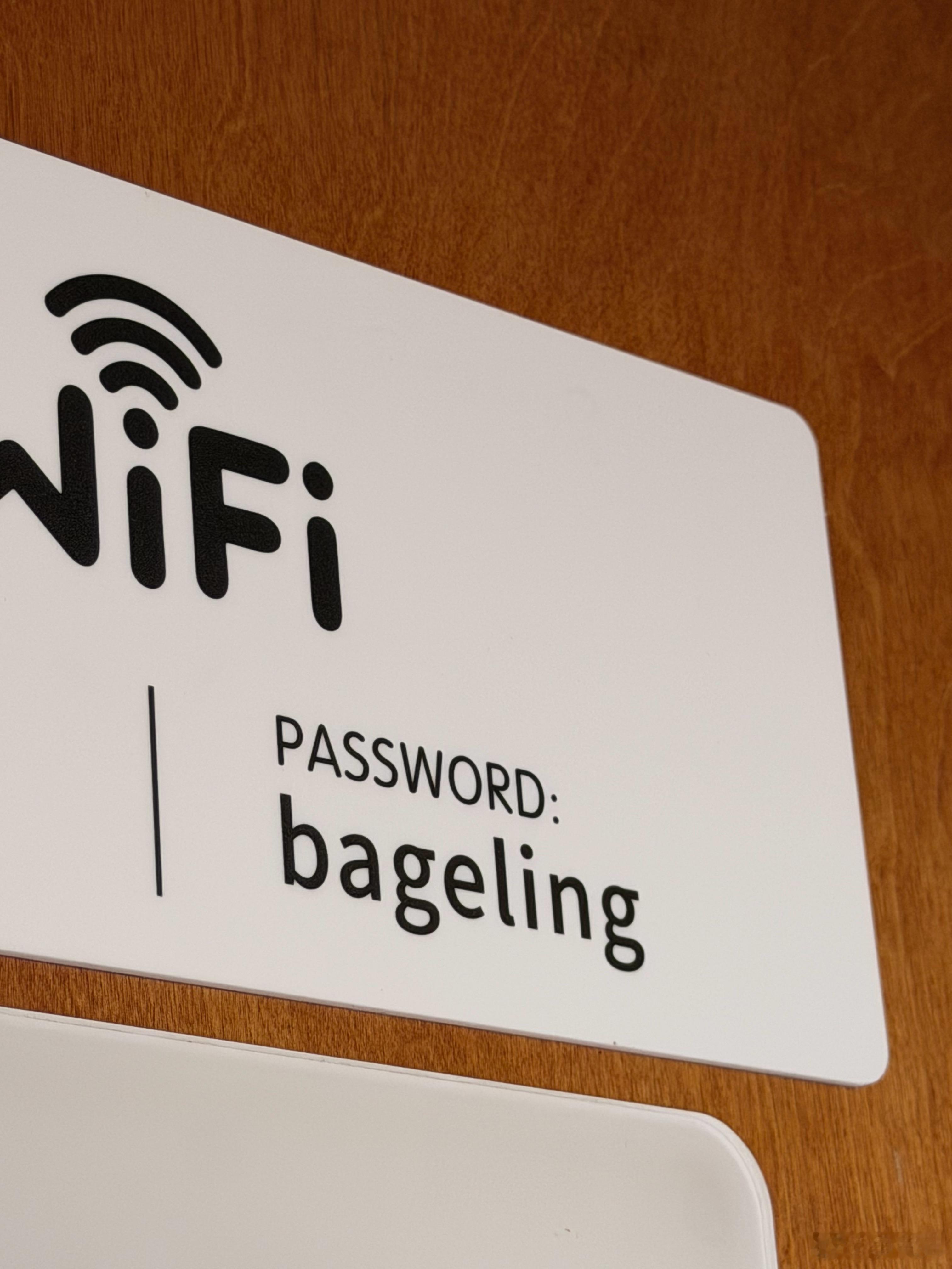 连店里wifi的时候还在琢磨这个密码到底什么意思，是不是正在在做bagel的意思