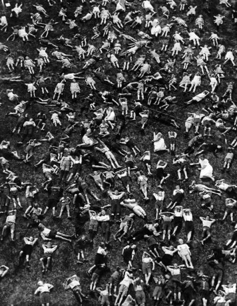 生活赐你的坎坷路，却也送你登云梯。