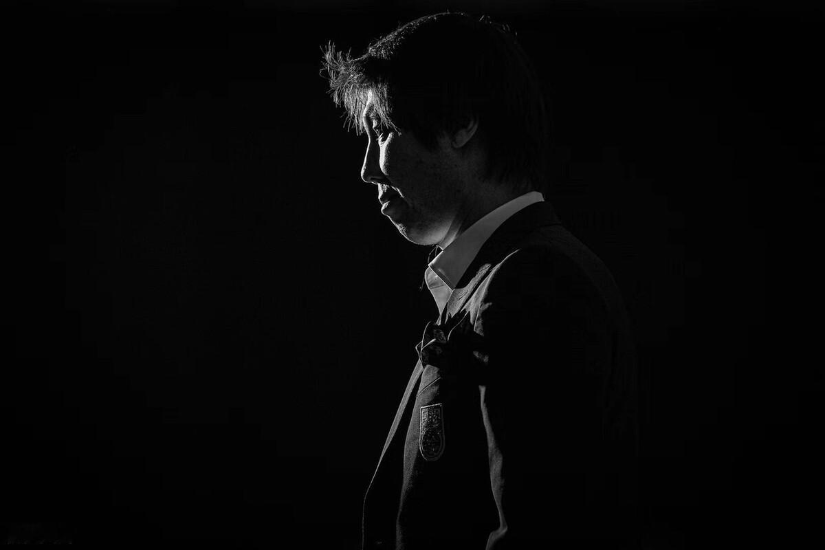 注意啦！注意啦！注意啦！球迷朋友们，好戏来了，千万不要错过，绝不允许后悔的时刻来