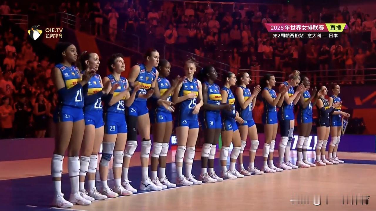 女排世联赛第二周菲律宾站焦点大战，意大利女排3-0送日本女排两连败，意大利队发球