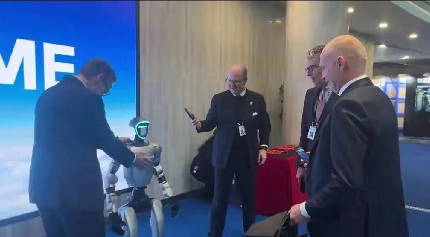 2月26日德国总理默茨率团参观杭州宇树科技，这可是大事，意味着中国人形机器人崛起