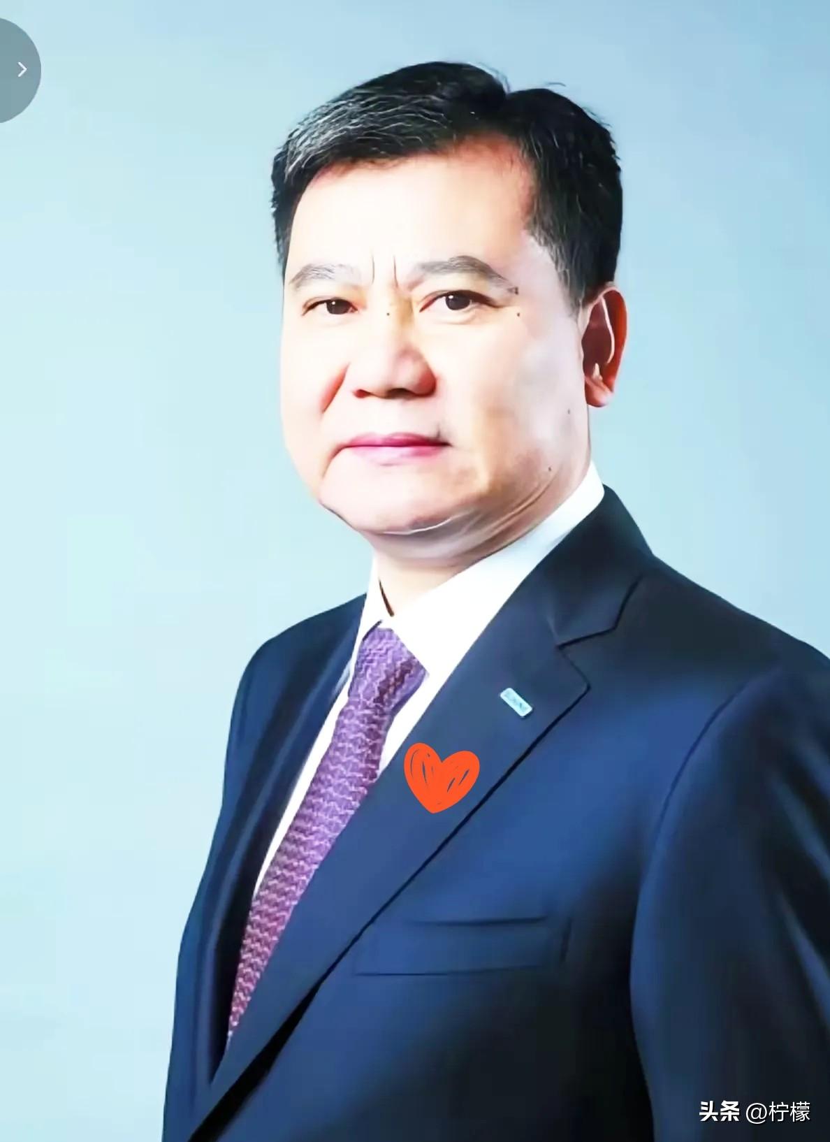 和许家印相比，
张近东算一条汉子。
苏宁2000多亿的负债全部执行完毕，张近东让