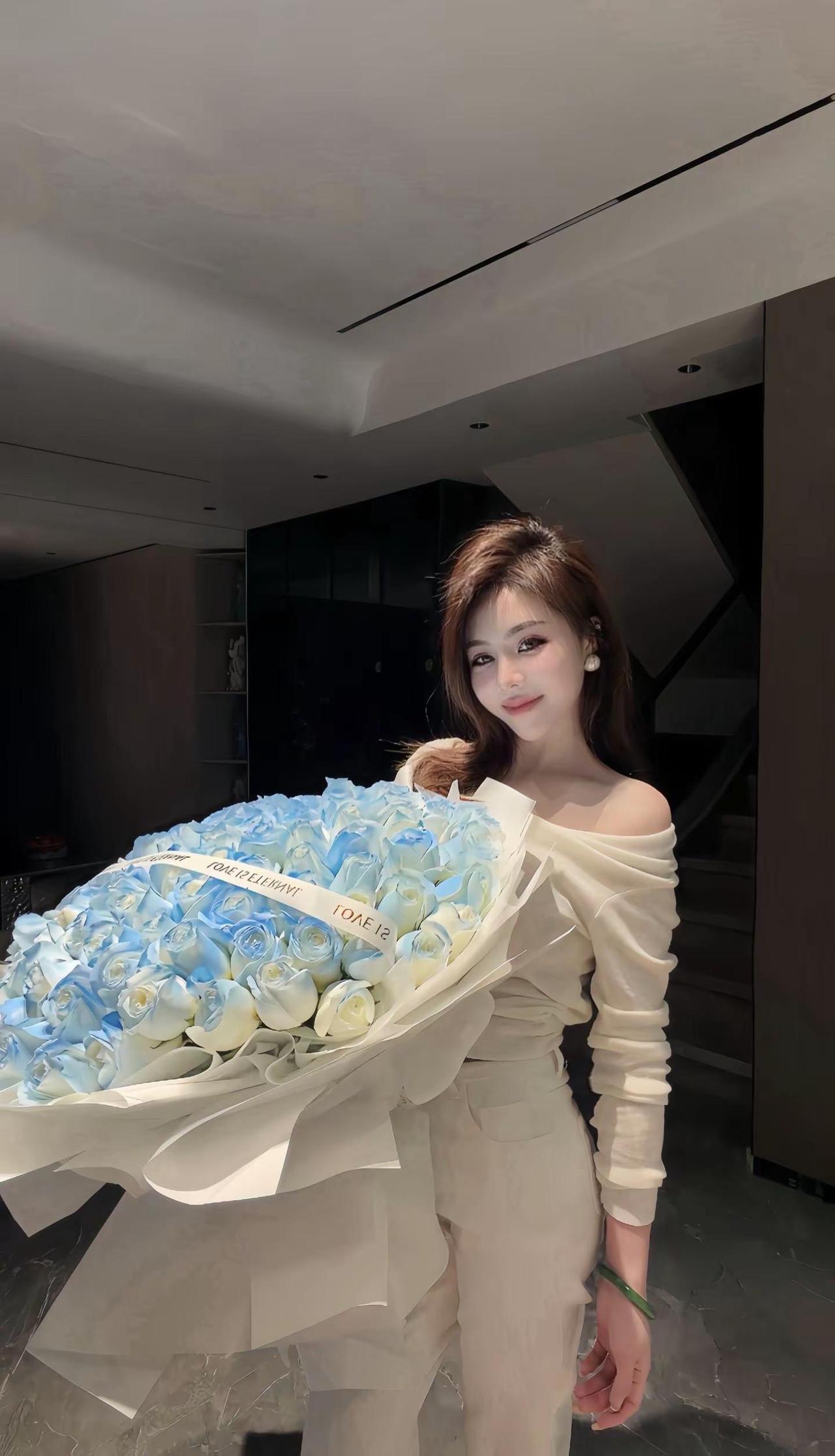 有人觉得浪费买花不值 有人只为了你开心