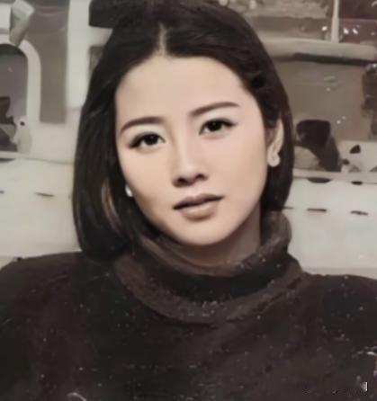 1969年，17岁的女知青张梅香被领导叫到办公室，一把将她抱住，绝望之际，她没有