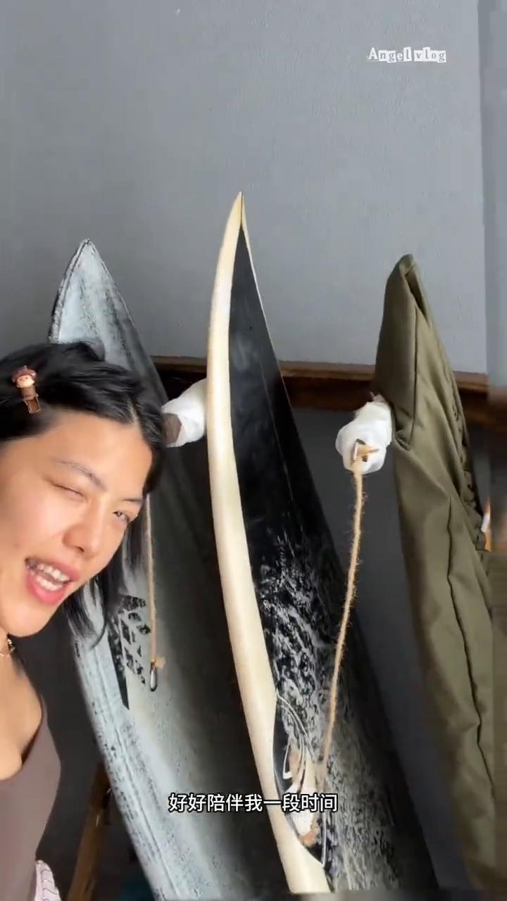 嗨，我的朋友们，欢迎来到我第一个vlog。功夫女足上映了差不多一个月，第二波路演