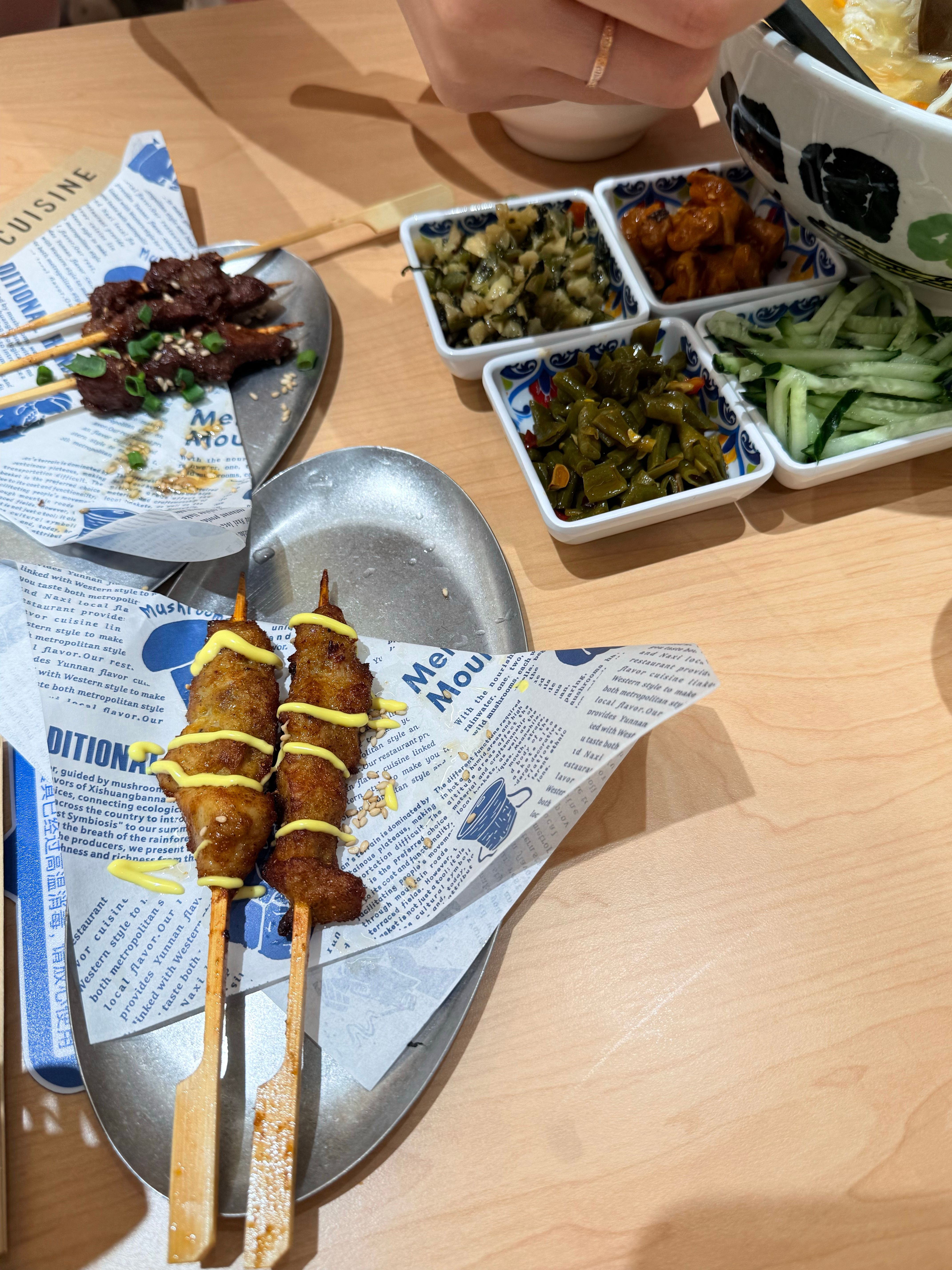 吃饱了吃饱了 深圳·爱碗亭精致湖南菜(龙华ICO店)