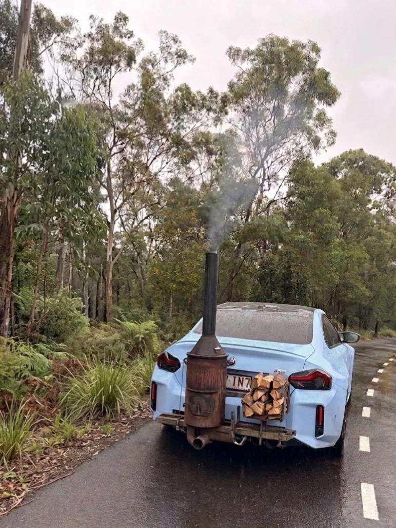 早上好，烤玉米，烤红薯，走过路过不要错过车东车西