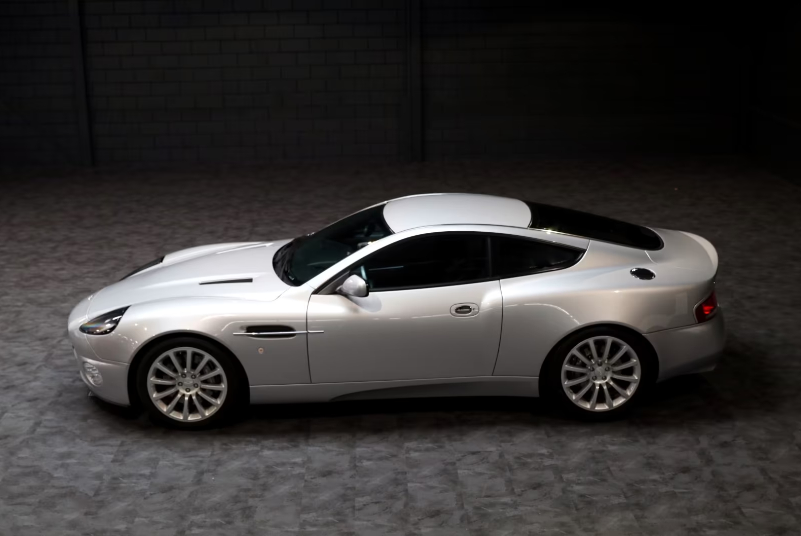 好车分享 Aston Martin Vanquish 