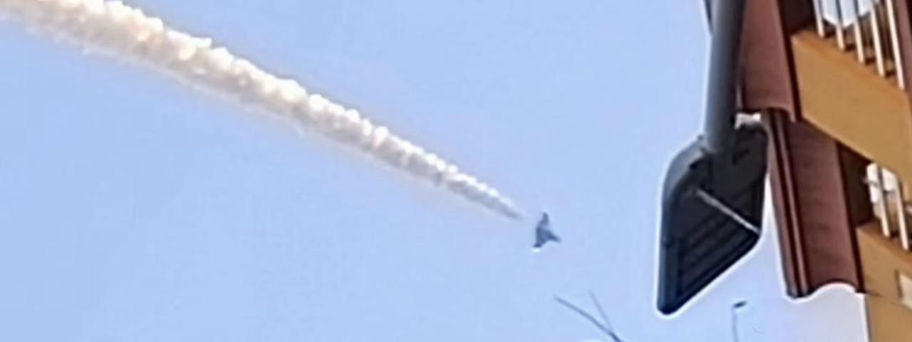 北六放油测试！
J50放油测试是应急减重+飞控考验：紧急情况时快速放油达标着陆重