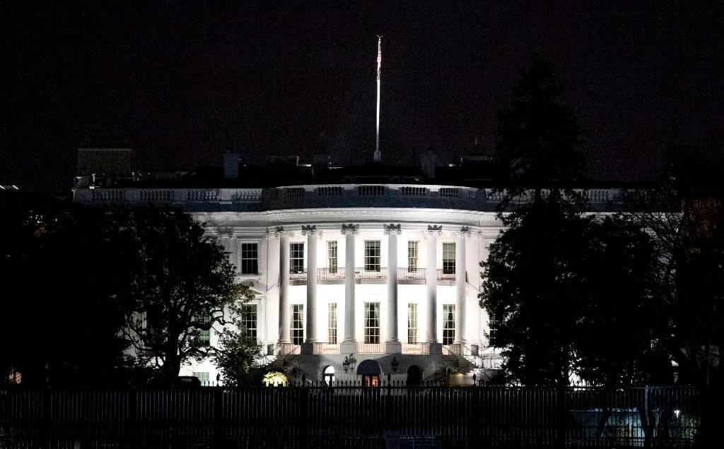 白宫AI事务主管萨克斯称，中国拒购英伟达的H200芯片，目的是支持国产半导体。 