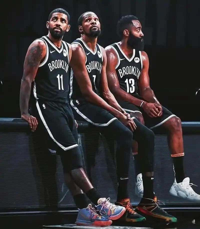 21世纪NBA巨星抱团失败组合！大家觉得还有哪个可以上榜？
 
1. 篮网三巨头