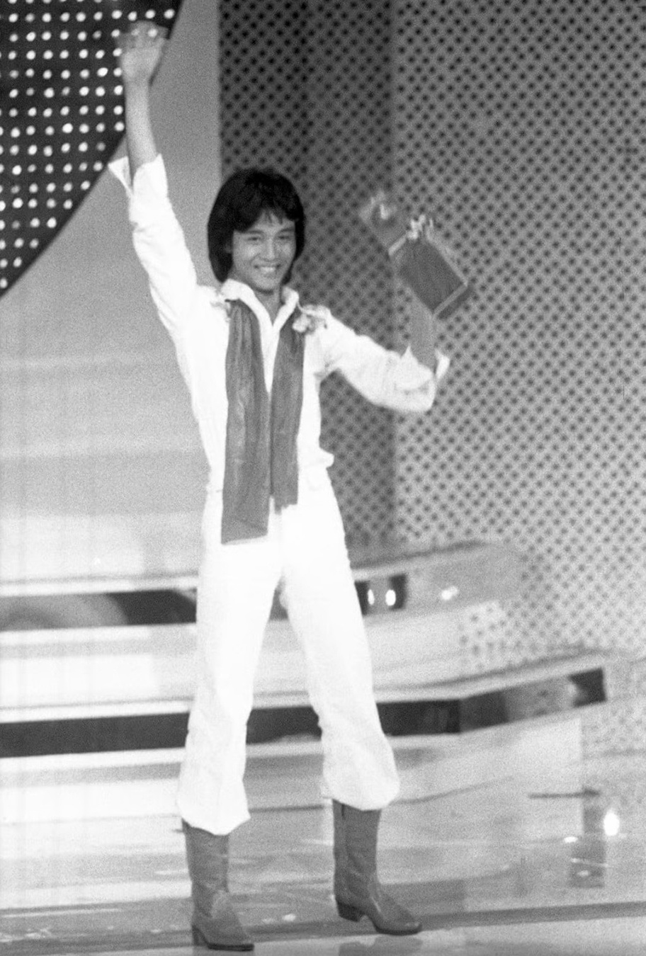 49年前的今晚——1977年5月16日晚，亚洲歌唱大赛总决赛在香港大会堂音乐厅举