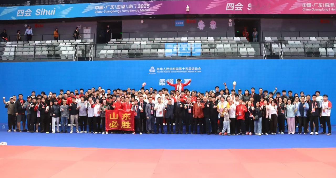 20日全运赛况
第十一个比赛日，共产生田径12项、羽毛球5项、皮划艇4项、举重、