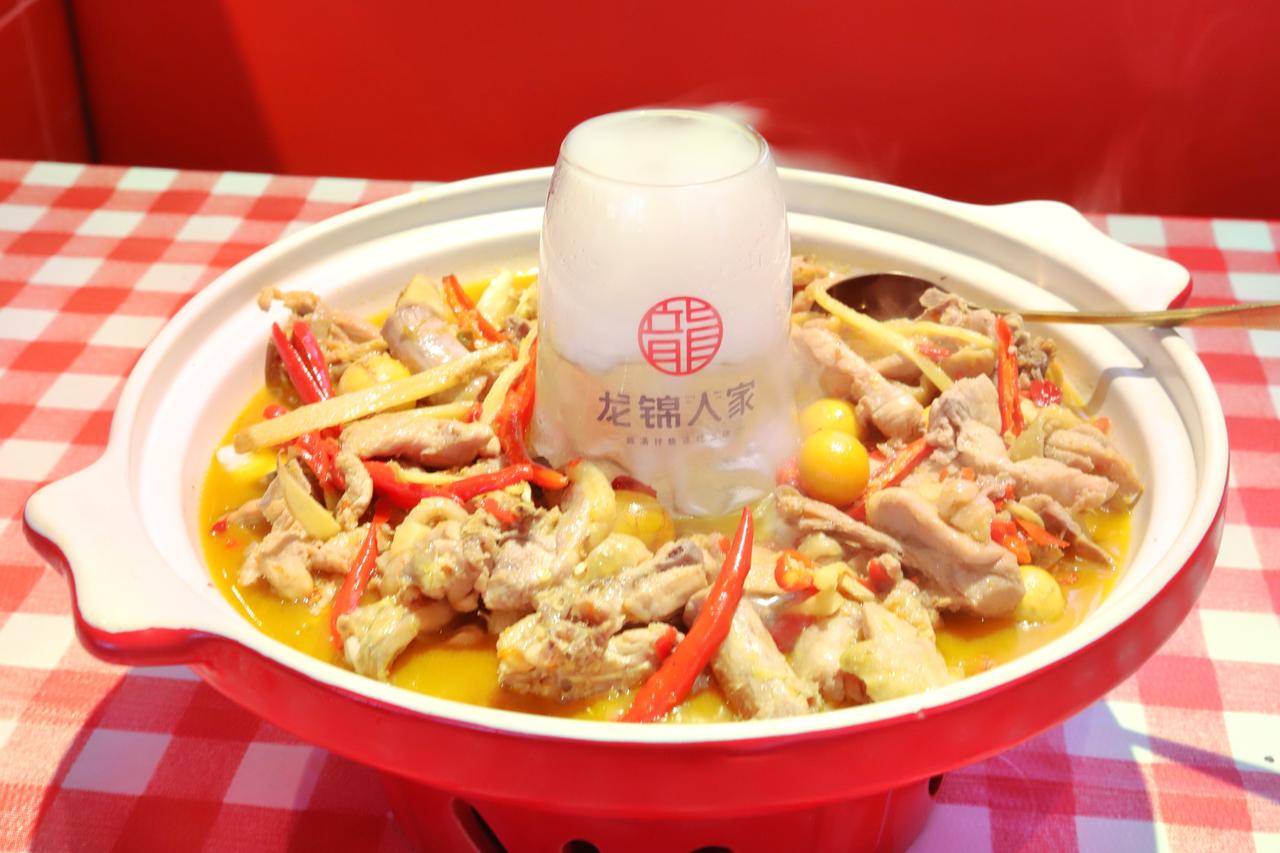 龙锦人家有名肴，百吃不厌醉湘鸡

文/中国湘菜文化大师  邓杰

此菜采用的是乡