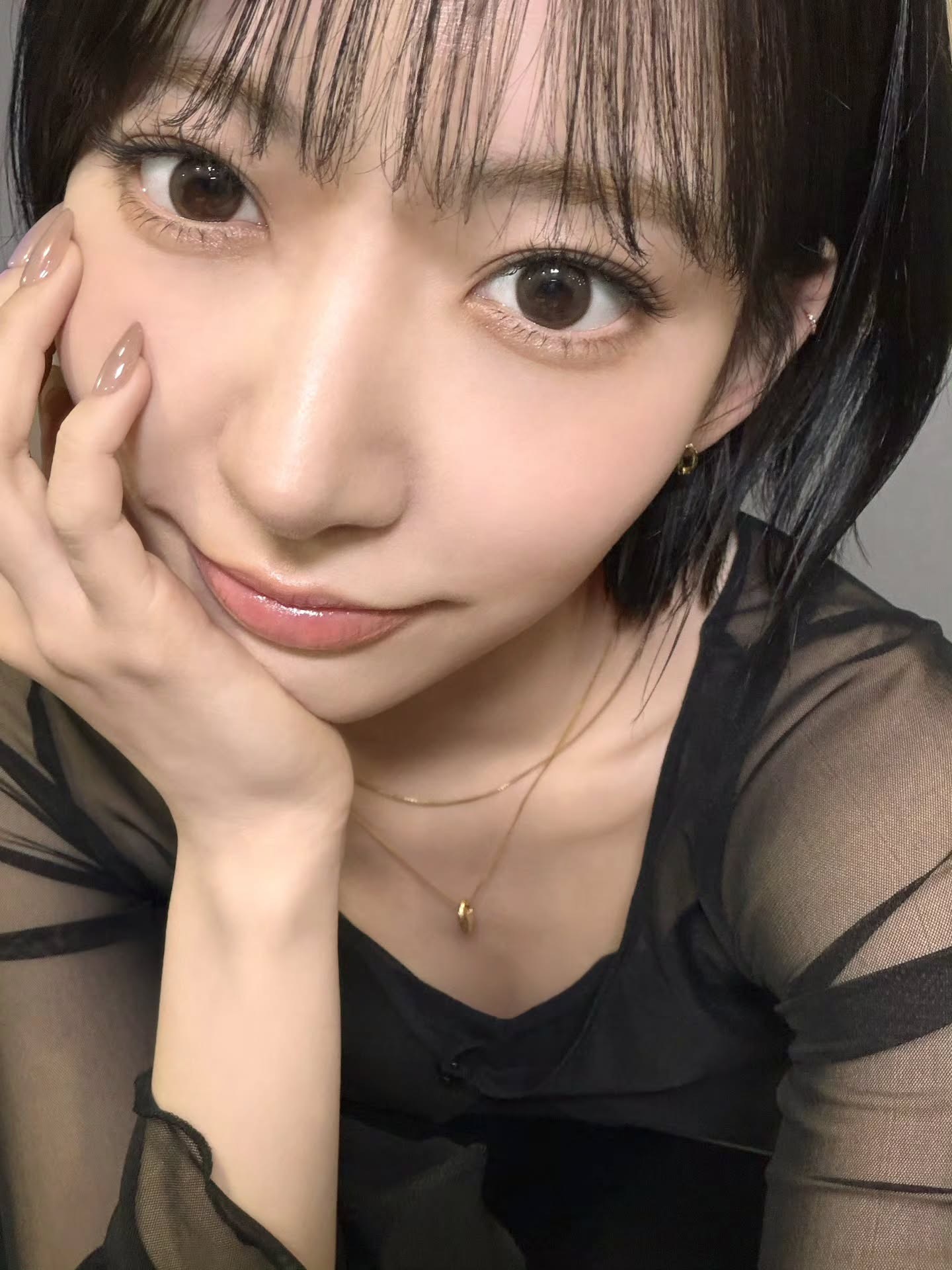 LESSERAFIM 🐱宮脇咲良炽烈樱绽 【IG】260608 宮脇咲良更新我