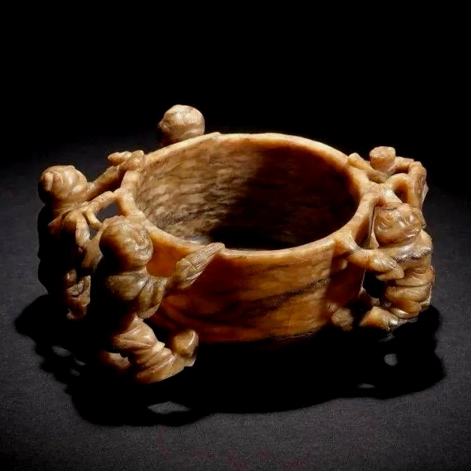 随想杂感 古玉慢慢吃香了，力度逐渐在增加，尤其是汉之前的高古玉，今后将会为香饽饽