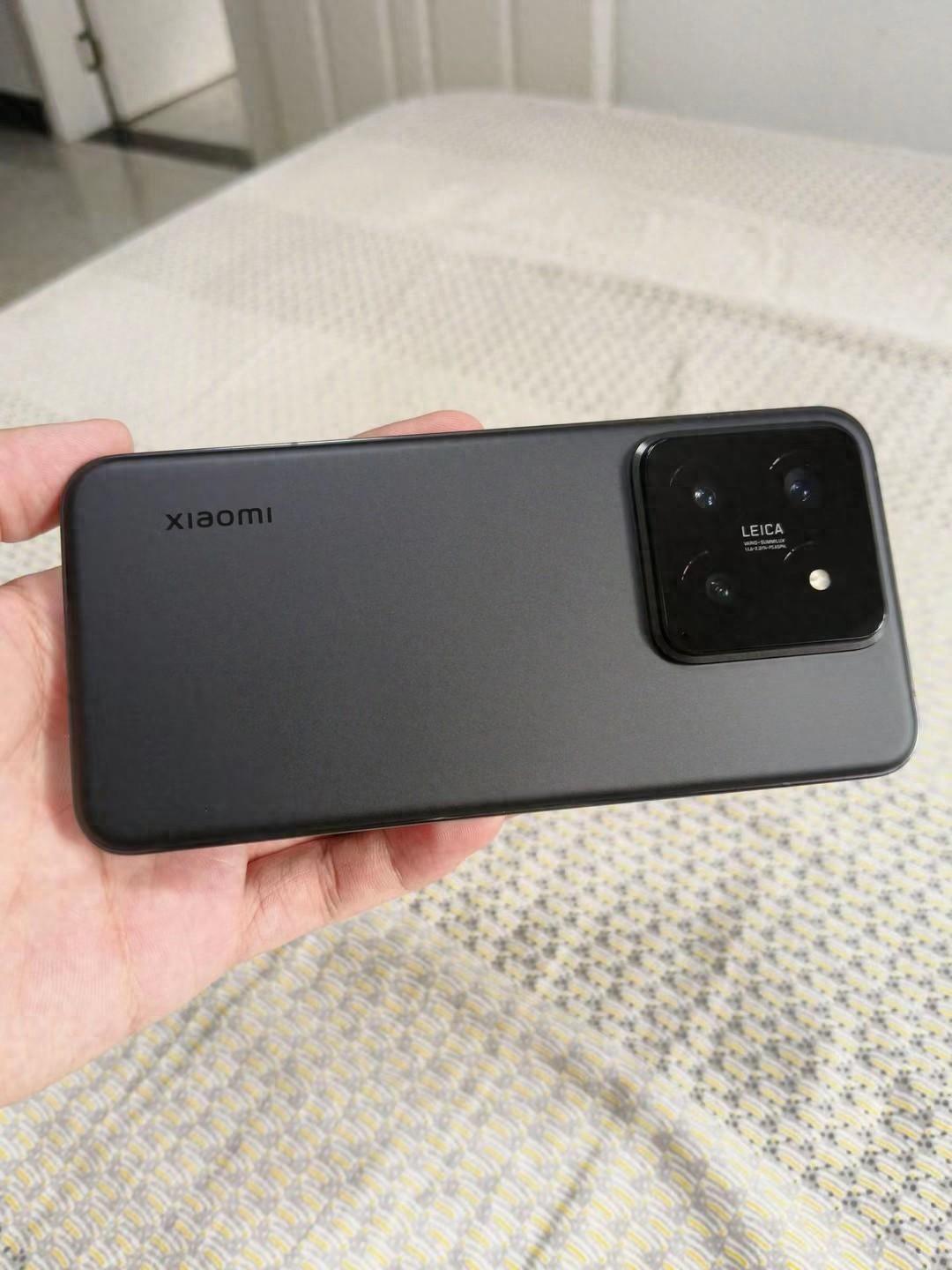 [狗头]说句实话，米粉会喷吗？上手小米14的澎湃OS，感觉动画比MIUI好，看起