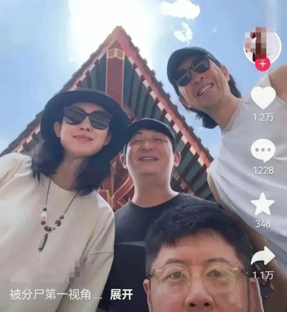 演员李菲儿近日因一句轻率的玩笑话——表示要加入漂白“锅铲门”，引发了广泛争议和公