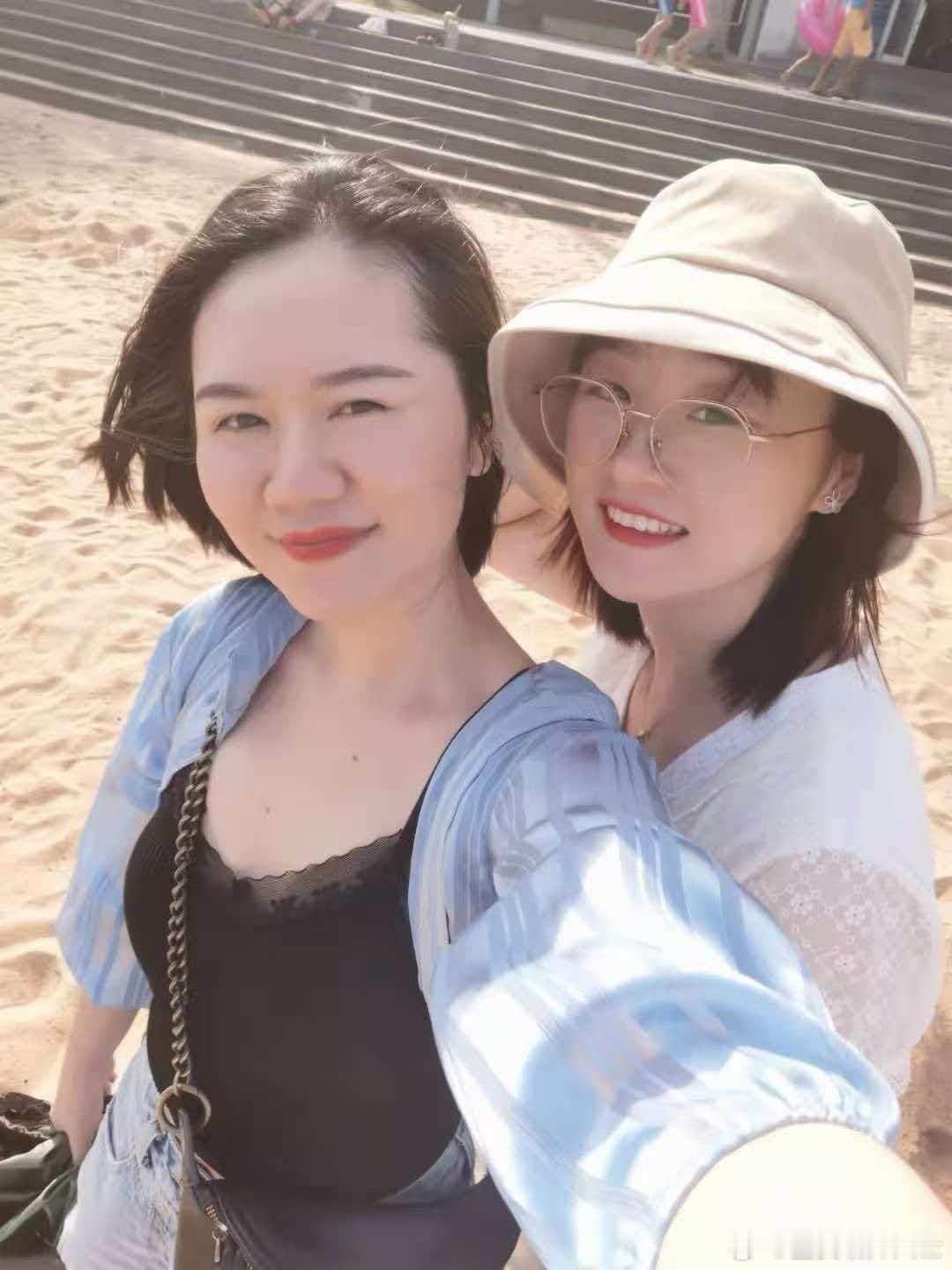 日常分享美女如云那个好看，我选眼镜 