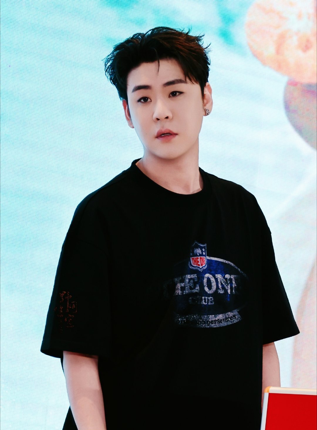最后一个夏夜-张云雷 最后一个夏夜我的点评：张云雷歌曲最后一个夏夜巅峰潮流榜超会