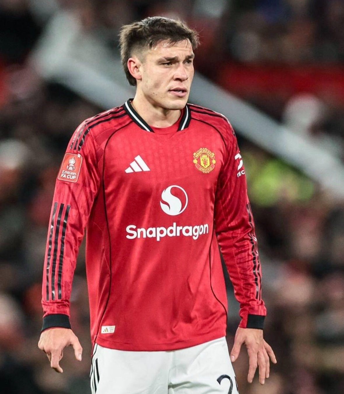 每日电讯报记者James Ducker：如果乌加特离队，曼联甚至可能在今夏引进第