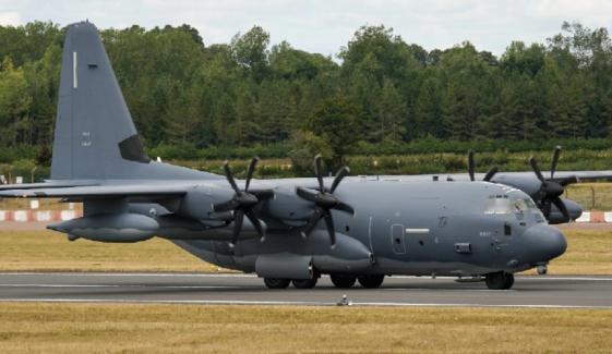 笑不活了！特朗普脸都被扇肿了！谁能想到，伊朗在打扫战场时，竟挖出了一个让美国彻底