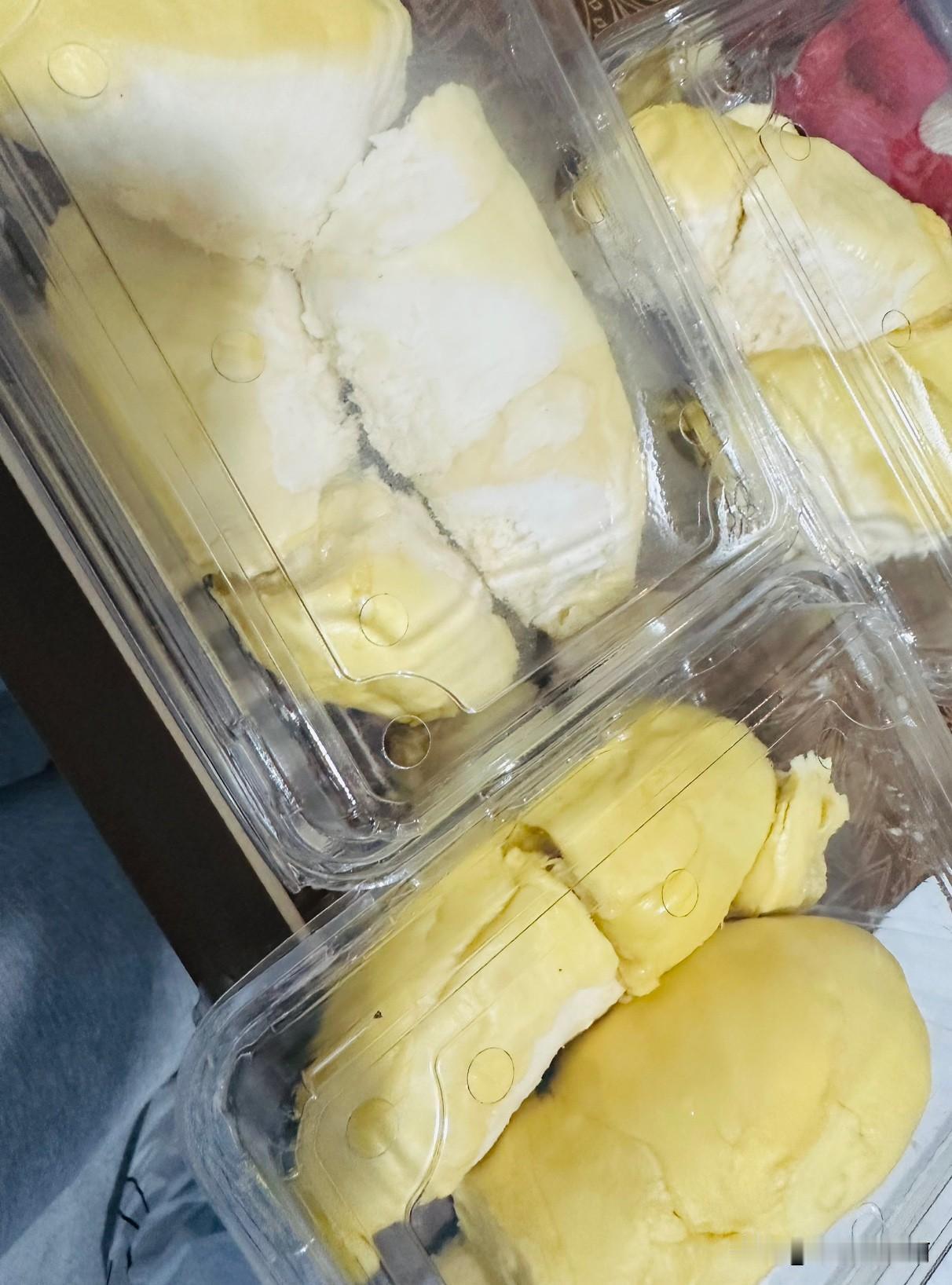 下午睡了一觉，晚上睡不好，白天也是奇怪只要躺在老爷们那张床上一会就睡了。
哈哈哈