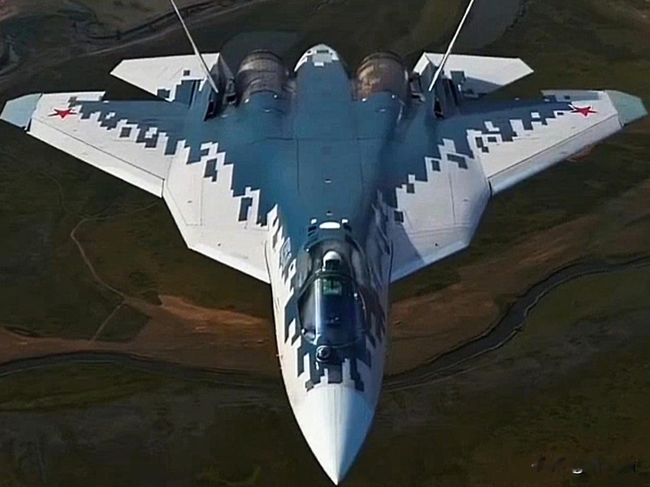 近日，俄联合发动机制造集团宣布，苏-57战机在12月21日成功完成搭载新型“产品