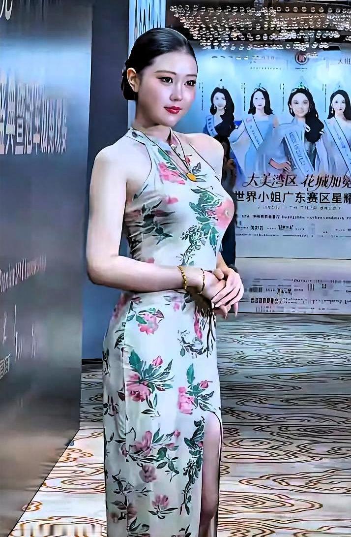 19岁拿了个世界冠军，评论区最高赞却在夸她"旺夫"。

连子欣，全球选美小姐冠军