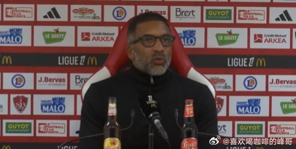 马赛主帅哈比布·贝耶在接受采访时，谈到了本轮法甲他们在主场遭遇的嘘声。在第26轮