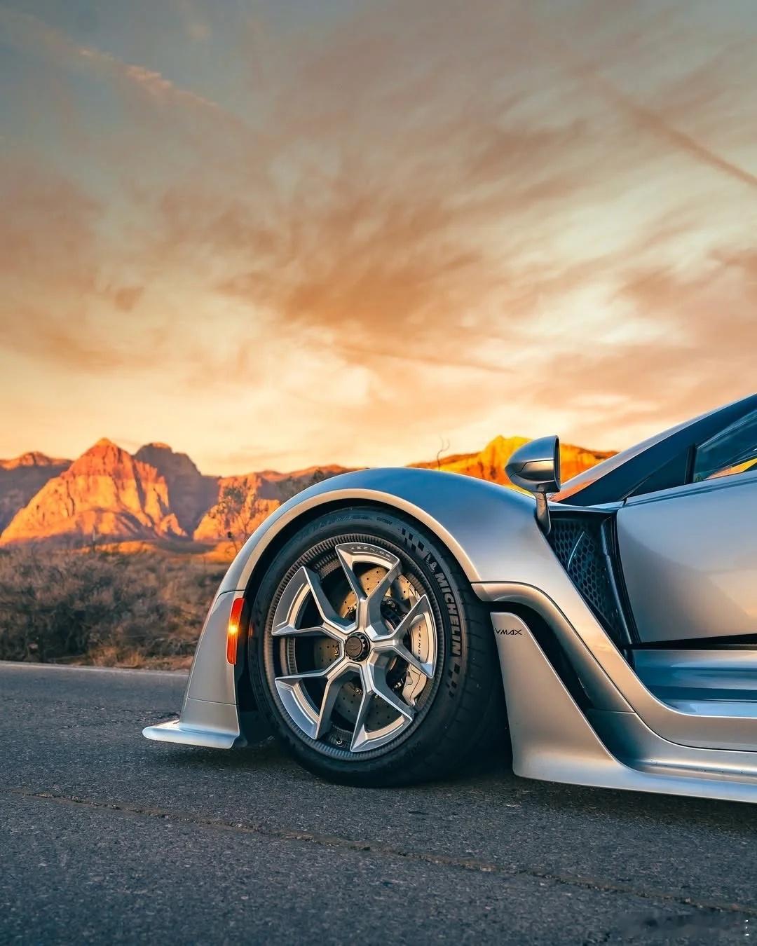 Czinger 21C V MAX，是写在风与时间上的机械诗。1.9秒破百，3D