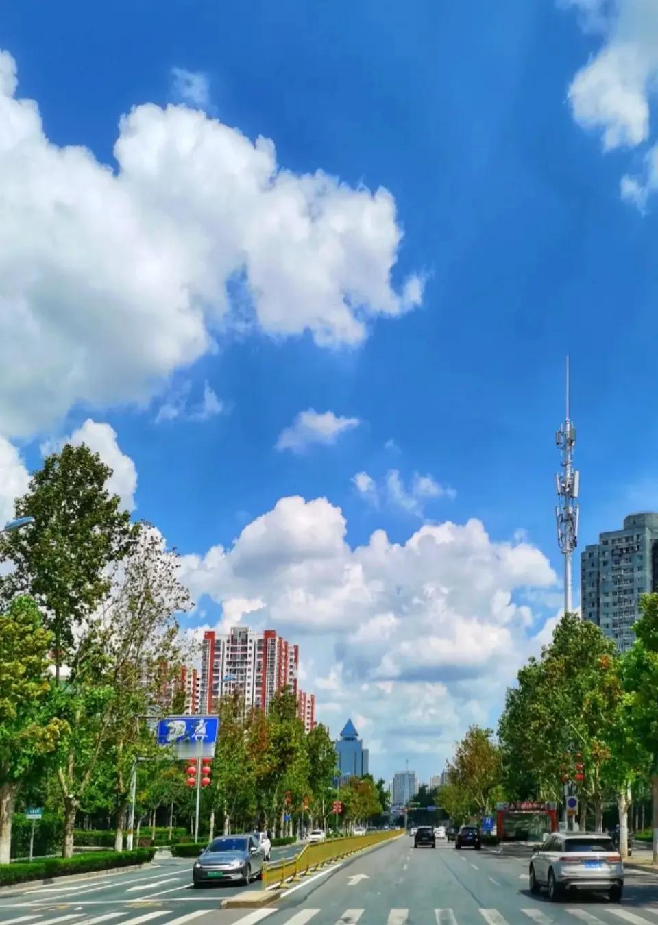 碧空如洗处，自有天地心
在贵州高原的褶皱深处，毕节与黔西南（兴义）两座城市犹如镶