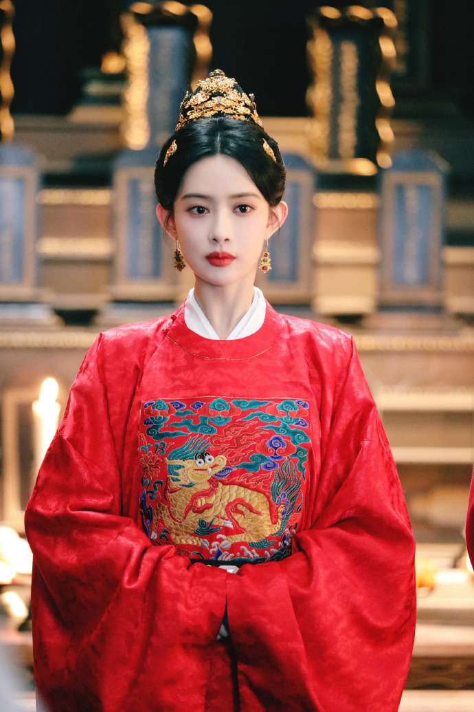 孟子义清风徐来雾散月明  孟子义窦昭剧照 看孟子义通过剧照展现出的窦昭的肢体语言