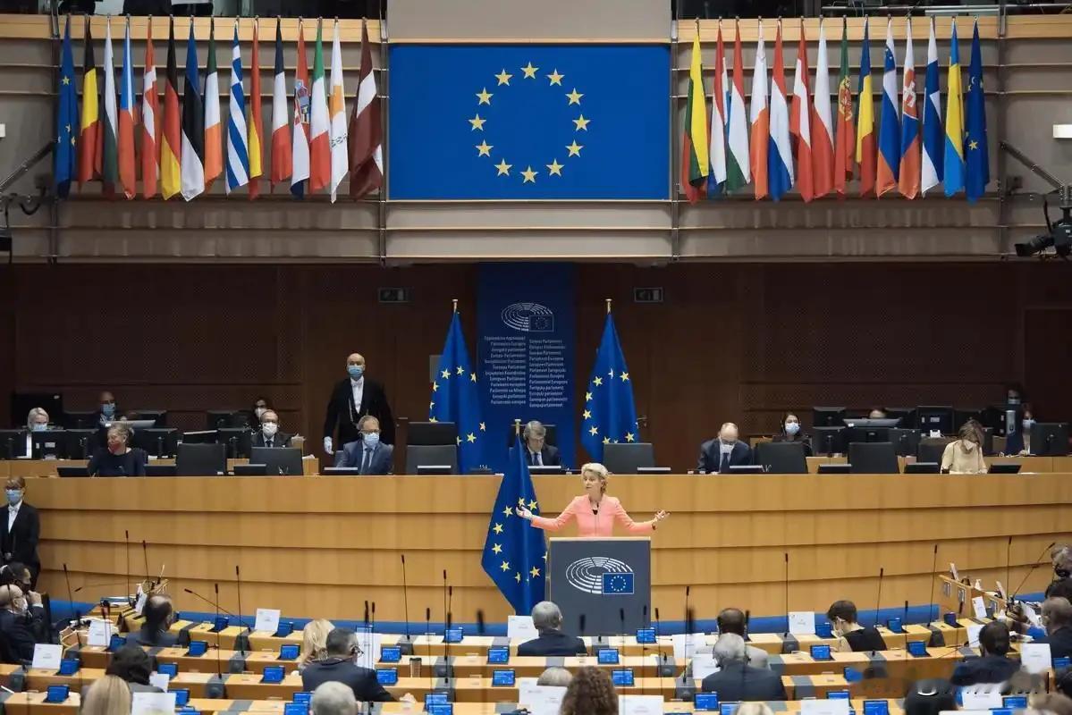 欧盟驻华代表团诬蔑中国人权状况，这简直是颠倒黑白的闹剧！
中国这些年在人权事业上