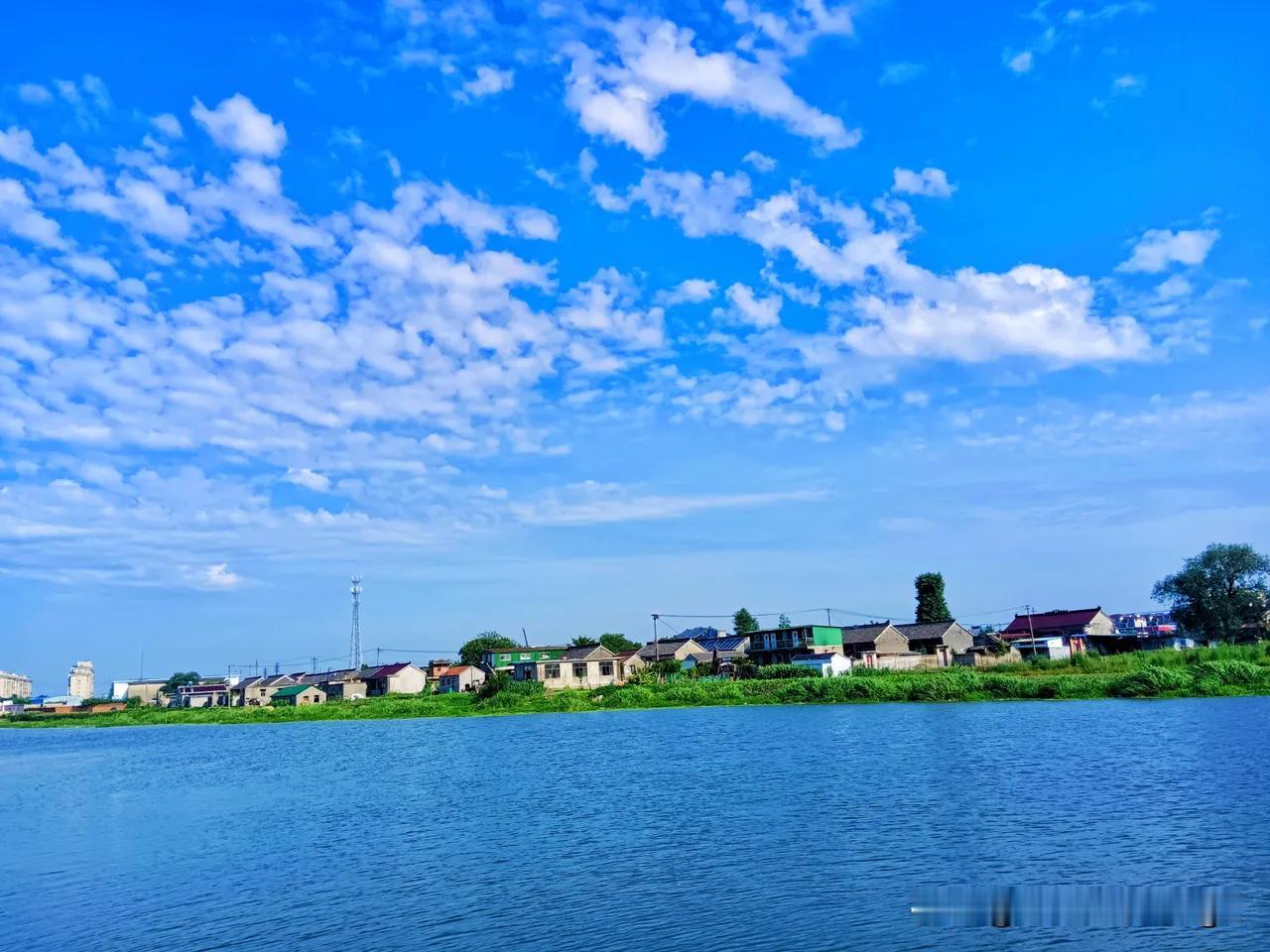 分享一张相册里随手拍的天空