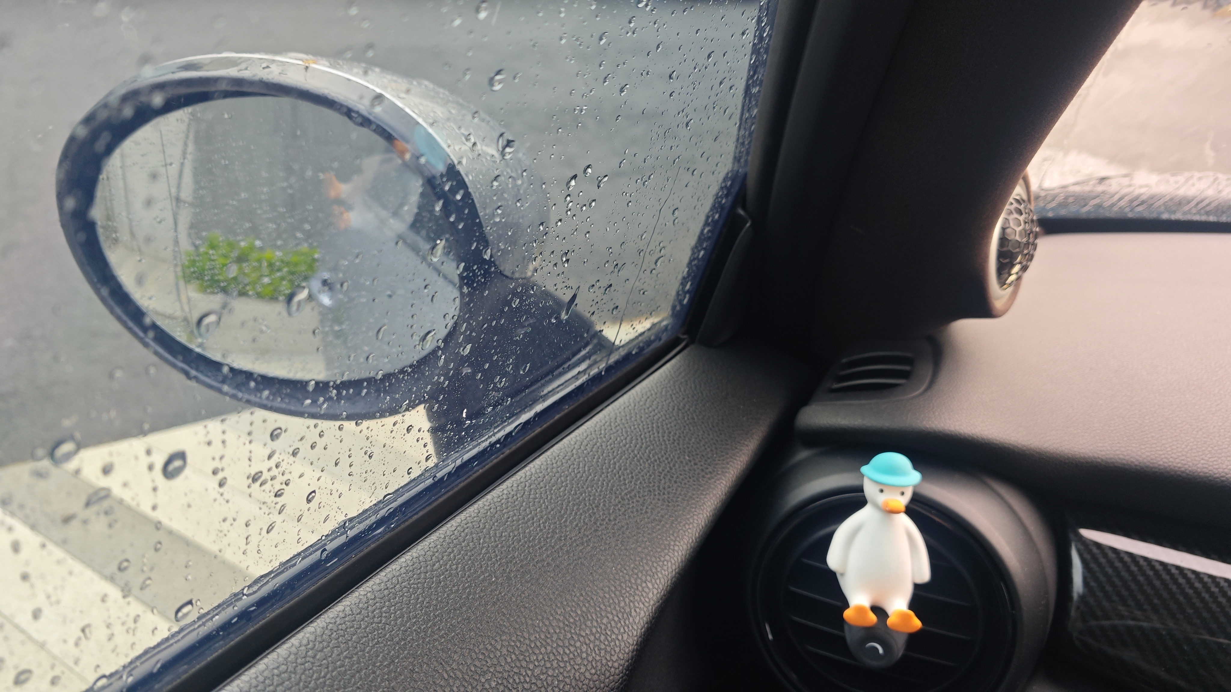 突然下雨🌧️我怎么下车