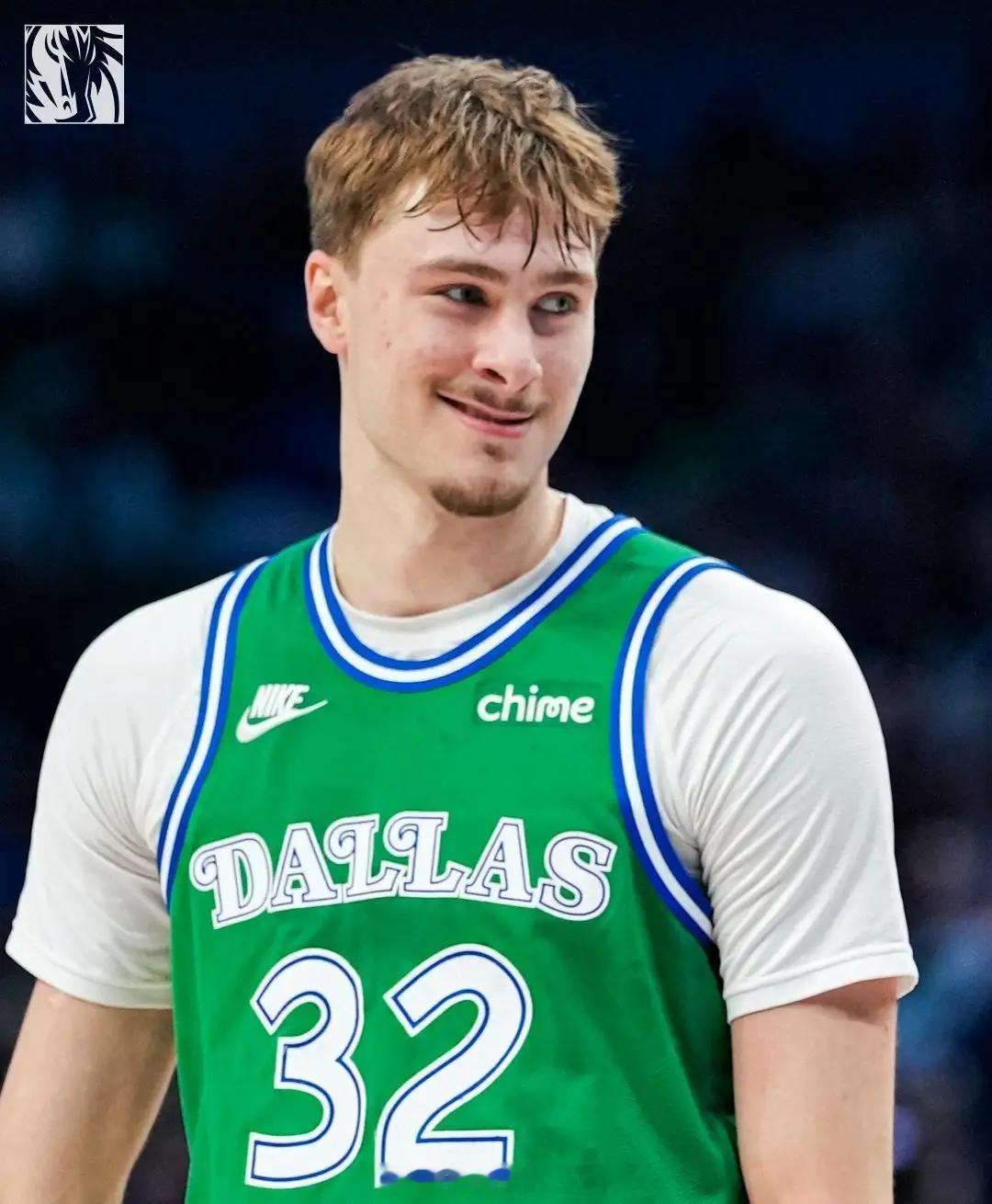 各年龄单场最高得分NBA纪录：18岁 - 库珀·弗拉格（42分）19岁 - 库珀