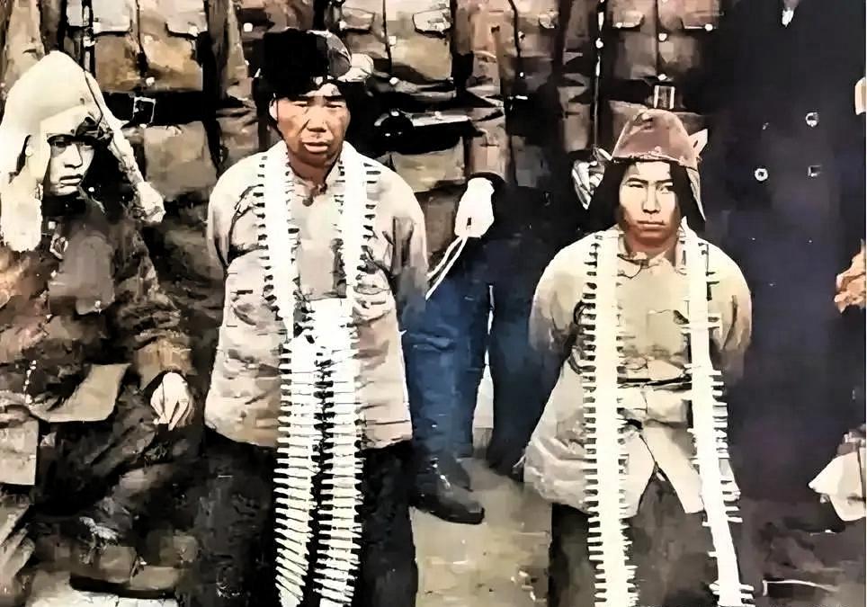 1931年，沈阳，一男一女两名抗日勇士，被日军俘虏。为了羞辱他们，日军把子弹带绕